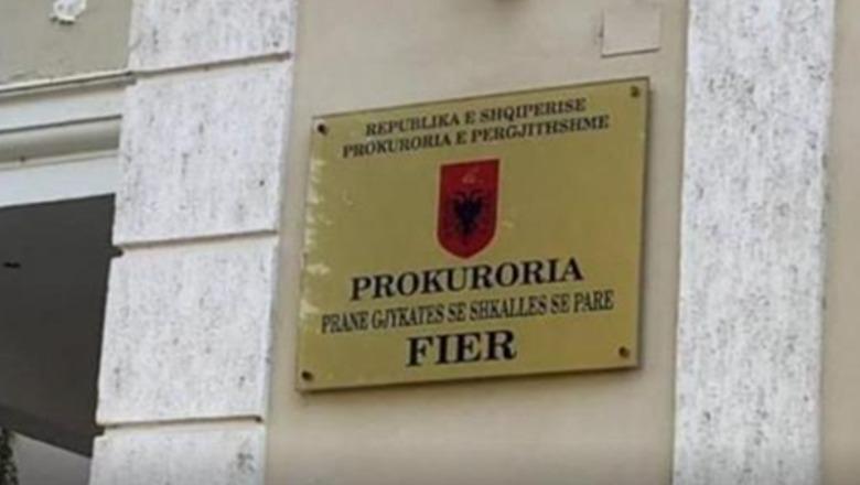 Hiqej si avokate dhe u merrte para qytetarëve, Prokuroria e Fierit çon për gjykim 60-vjeçaren (EMRI)