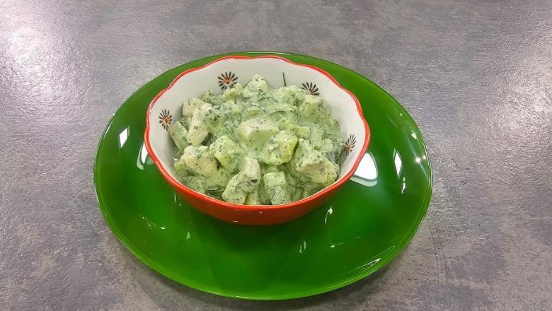 Sallatë e ftohtë me patate dhe mish pule nga zonja Albana