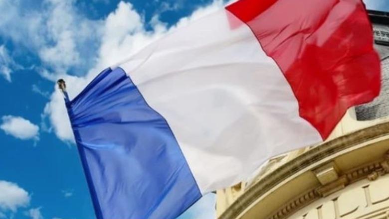 Përplasjet për buxhetin, qeveria franceze i mbijeton dy mocioneve të votëbesimit