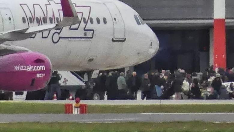 Brindisi/ Devijimi i dy fluturimeve drejt Tiranës shkaktoi zemërim tek pasagjerët, 3 shqiptarë nxitën trazirat në pistë! Vihen nën hetim nga prokuroria