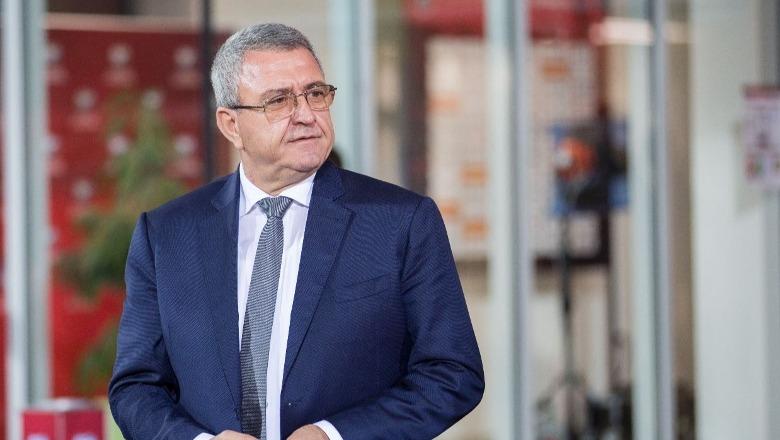 Tragjedia e futbollistit të KF Tiranës, Armand Duka: Fjalët janë të pakta për të lehtësuar dhimbjen e një prindi dhe të një familjeje