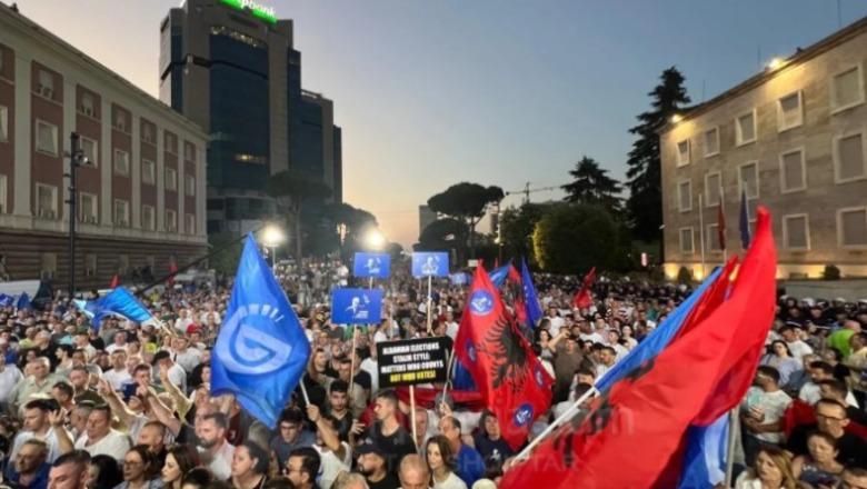 PD sot protestë para Kryeministrisë, 1350 efektivë në terren! Ambasada e SHBA: Qytetarët amerikanë të shmangin demonstratën