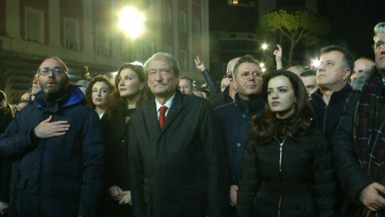 LIVE TV- PD protestë para Kryeministrisë, Berisha iu bashkohet militantëve! Kryeministria në ‘rrethim’ nga Policët