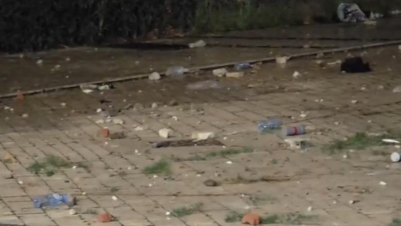 Gurë e shishe të flakura, çfarë lanë pas protestuesit e PD (VIDEO)