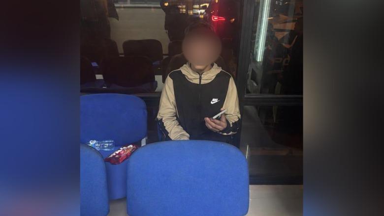 Protesta e PD, 23 të shoqëruar! Policia: Njëri rezultoi i mitur, u njoftuan prindërit menjëherë, qëndroi në zyrën e pritjes