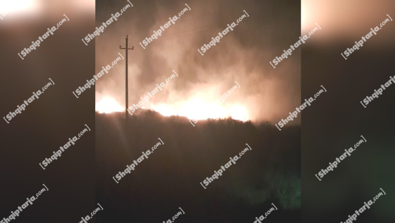 Zjarr pranë bazës së Pashalimanit në Orikum! Era e fortë përhap flakët (VIDEO)