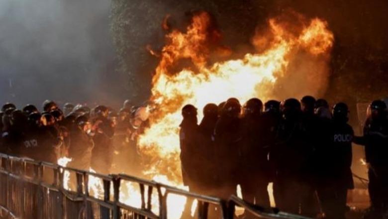 Spartak Ngjela: Në pushtet vihet me vota, kurse ju hidhni shashka zjarri