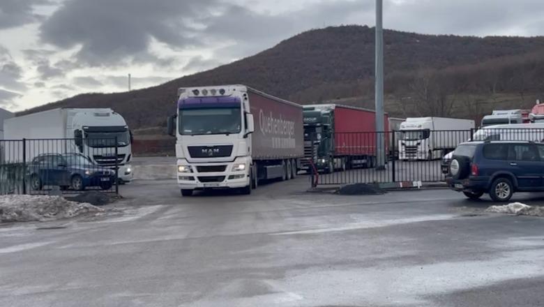 Protesta e kamionistëve, vijojnë hyrje-daljet e mjeteve të rënda në Qafë Thanë 