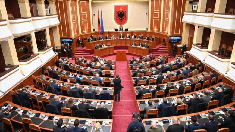 Sot Kuvendi në seancë plenare, rishikohen buxheti 2025 dhe ndryshimet e Kodit Penal! Pikat e rendit të ditës