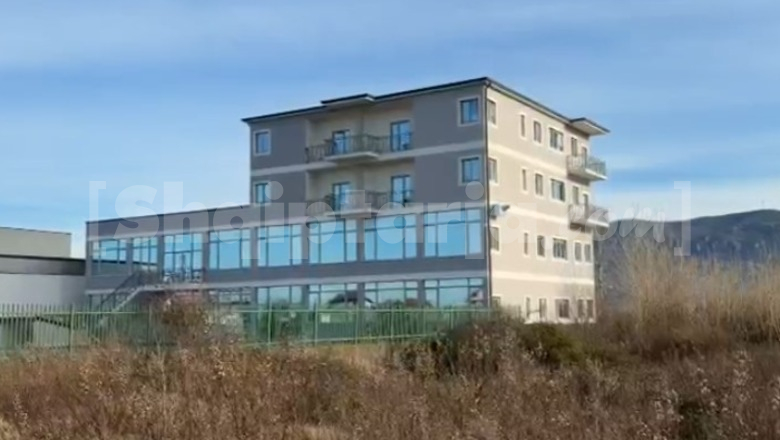 Operacion antidrogë në Lezhë, zbulohet magazina e kanabisit! Disa persona nën pranga, sekuestrohen 1 mijë rrënjë të bimës narkotike