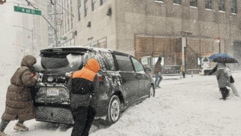 Të paktën 30 të vdekur! Stuhia e fortë dimërore mbulon SHBA-në me borë dhe akull