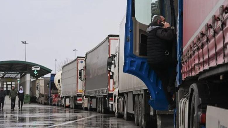 Transportuesit e Ballkanit Perëndimor vazhdojnë bllokadën në kufijtë e BE-së, Rafuna: Kosova do t'i ndjejë pasojat!