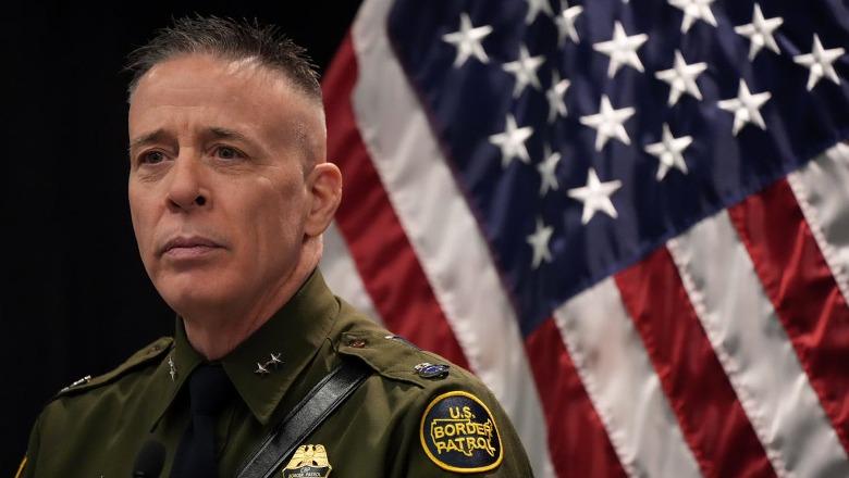 Trump ‘tërhiqet’ nga Minneapolis! Bovino humbet vendin e punës ndërsa agjentët largohen nga qyteti