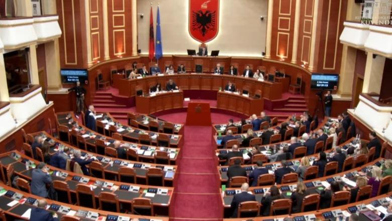 Akti normativ i buxhetit dhe ndryshimet e Kodit Penal kalojnë në Kuvend, miratohet për herë të parë projektligji për lobimin