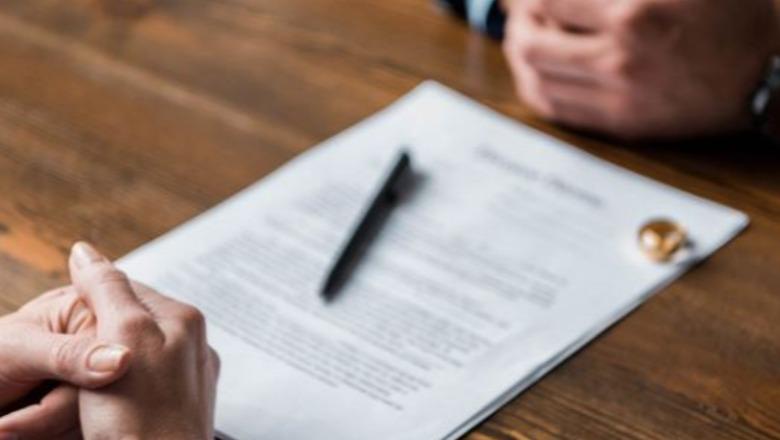 Martesat në rënie historike, rriten divorcet! Një rekord prej një në tre çiftesh po ndahen