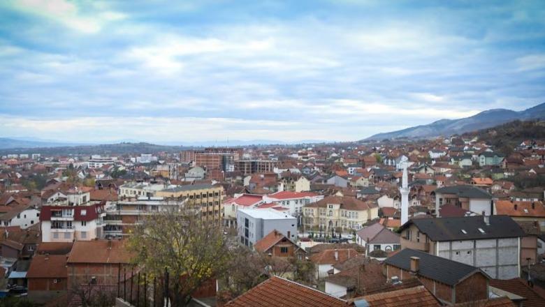 Fondet e Kosovës për Luginën e Preshevës 'ndezin' përplasje politike, partitë shqiptare atje akuzojnë njëra-tjetrën për keqpërdorim të parave, favorizim selektiv dhe mungesë transparence