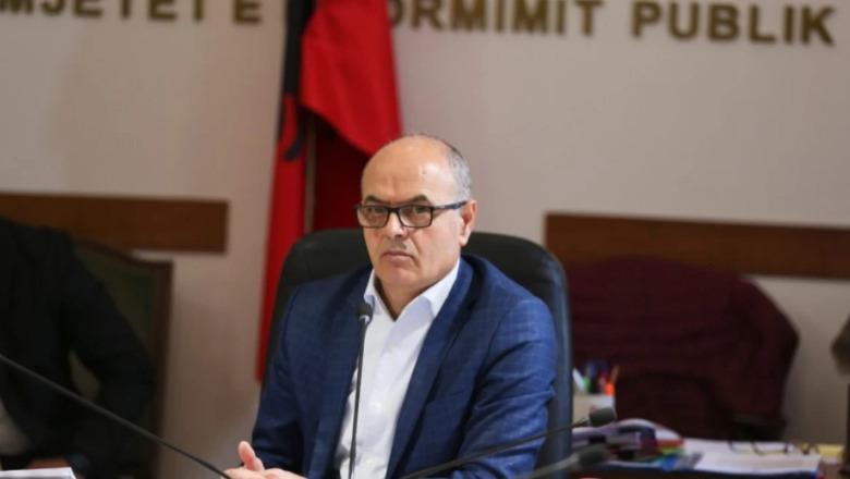 Këshilli i Mandateve nuk mblidhet pa vendimin e GJK-së, Petro Koçi i del kundër PS për rastin e Ballukut: Justifikim, zvarritje që po dëmtojnë qeverinë