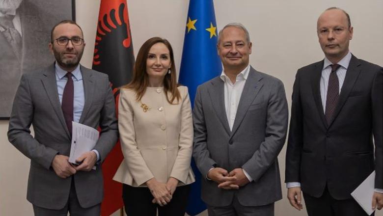 Demokratët takohen me raportuesin e Parlamentit Europian, Tabaku: Kuvendi nuk mund të jetë noter i qeverisë! 