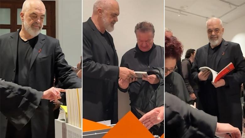 Rama ndan momente nga ekspozita 'Spaces in Dialogue': Një udhëtim në 22 vite projekte, të sjella si një arkiv i përbashkët