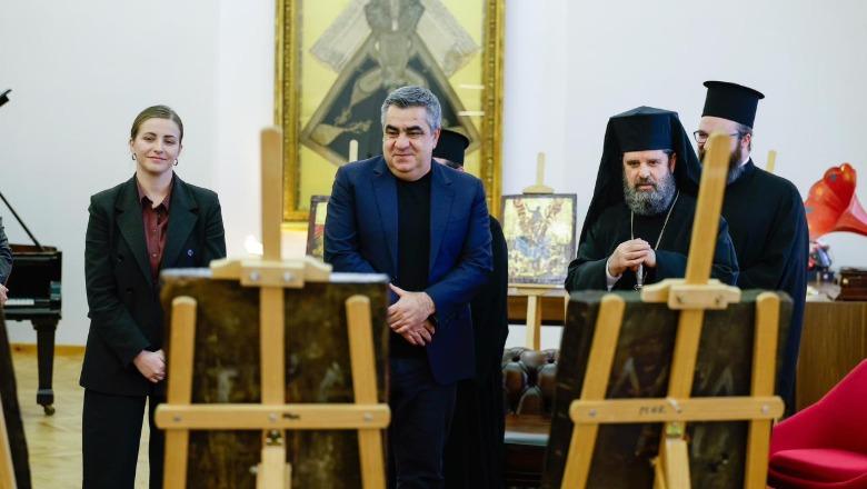 10 ikona të vjedhura i rikthehen Kishës Ortodokse pas 14 vitesh, ministri Gonxhja: Akt drejtësie historike dhe shpirtërore! Kryepeshkopi Joan: Pasaportë e identitetit dhe kulturës europiane