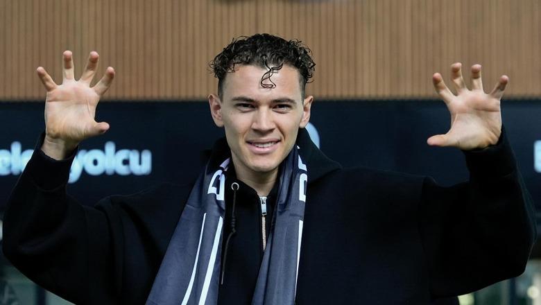 'Luani' zbarkon në Stamboll, Kristjan Asllani pozon me ngjyrat e Besiktasit