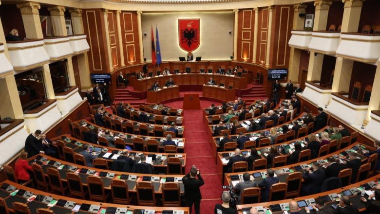 Berisha paralajmëroi bojkot të hënën, Kuvendi fut të martën për votim prishjen e formulës së barazisë te 