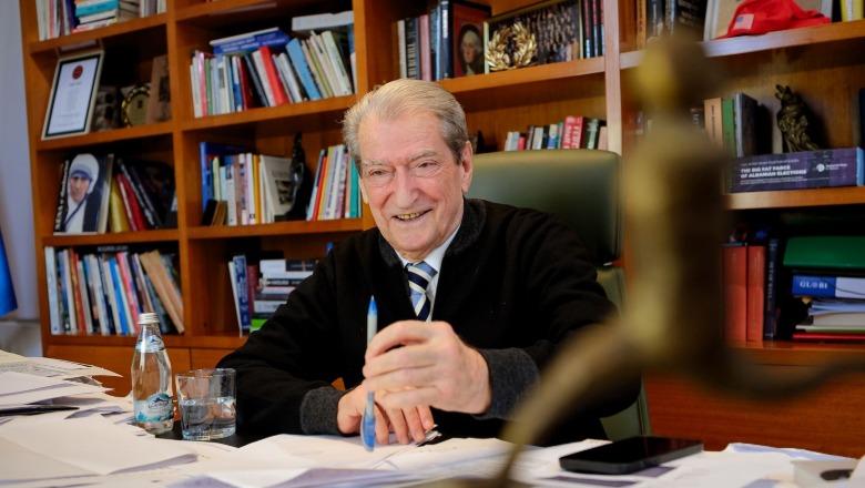 ‘Pseudointelektualë’, Berisha sulmon Bashën, Topin e Alibeajn! Shigjeton edhe Shehajn: Refuzimi i tryezës me PD është ‘opozitë e opozitës’ në shërbim të Ramës