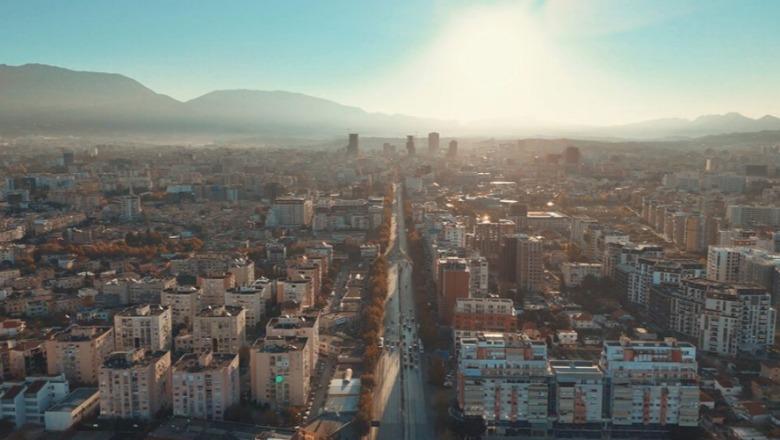 Rritja e turizmit, familjet shqiptare fituan një rekord prej 134 milionë eurosh nga Airbnb në vitin 2025