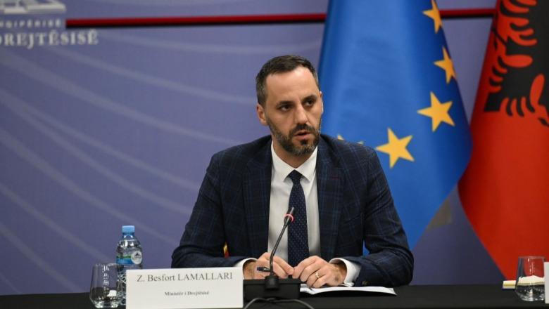 Vendimi i KLGJ për ndihmësit ligjorë nëpër gjykata, reagon Ministri Lamallari: Hap pozitiv për uljen e stokut të dosjeve