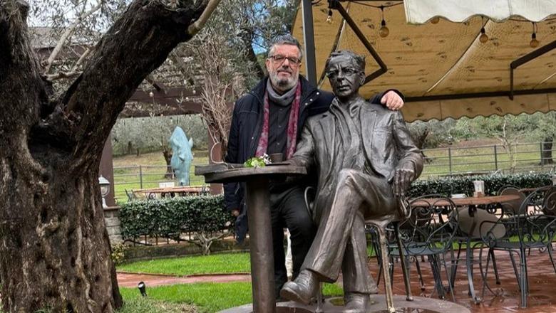 ‘Fjalët që nuk i thashë dot para shtatores së Kadaresë’/ Skënder Brataj polemizon me Bujar Hudhrin: Ti nuk i lije miqtë t’i afroheshin kur ishte gjallë, e ofenduat dhe poshtëruat