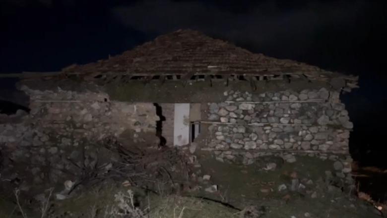 Strehoheshin në një ndërtesë të braktisur, Policia Kufitare kap 16 emigrantë të paligjshëm në Korçë