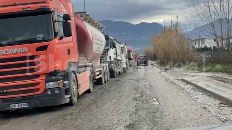 Rruga e fshatit Luz në gjendje të mjerueshme, banorët në protestë për herë të tretë: Asnjë reagim nga shteti, nuk do ndalemi derisa të ketë zgjidhje