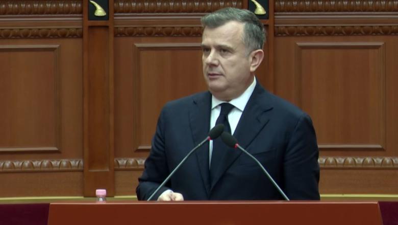 Balla i përgjigjet Shehajt: S’bëhesh dot politikan me para dhe ‘boost’ në Facebook