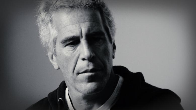 I lënduar në qafë, i shtrirë në barelë, dalin fotot e reja nga autopsia e Jeffrey Epstein! Raporti i FBI dëshmon hendeqet e protokollit të sigurisë për pedofilin