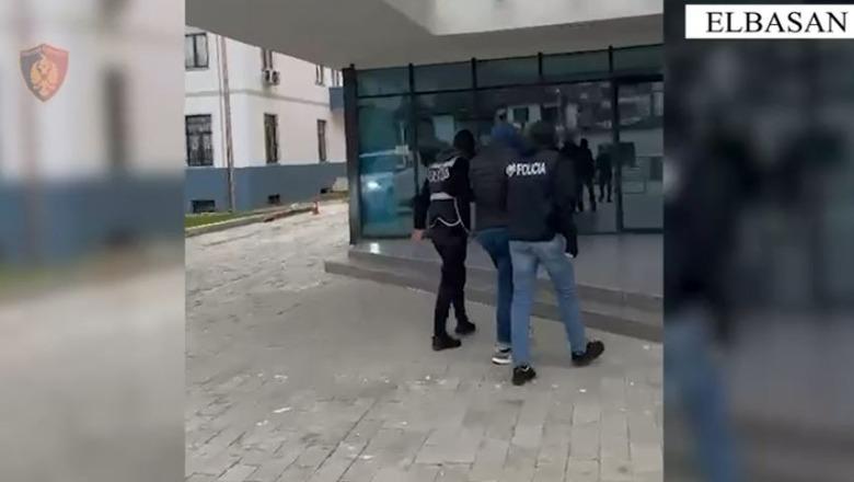 I mori 750 mijë lekë një personi duke i premtuar se do i bënte punime në banesë, arrestohet 39-vjeçari në Elbasan