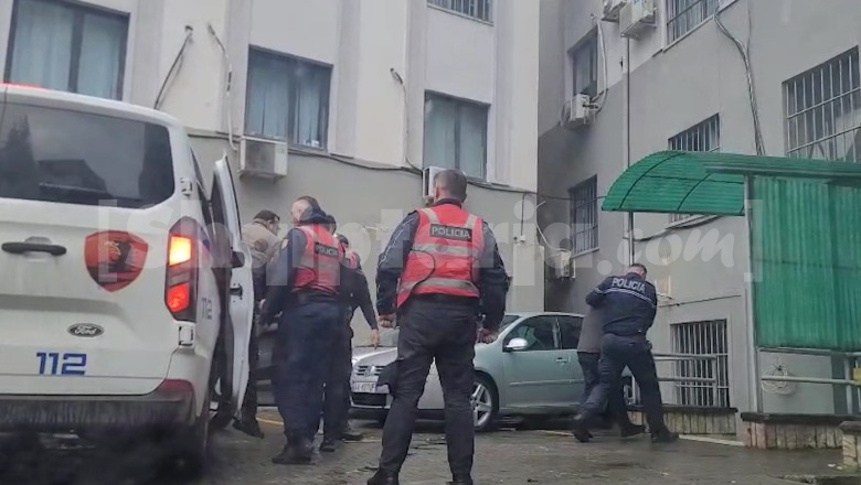 2800 ton mbetje të rrezikshme të ‘Kurum’, 20 të arrestuarit dalin përpara gjykatës së Durrësit për tu njohur me masën e sigurisë! 13 të tjerë ende në kërkim