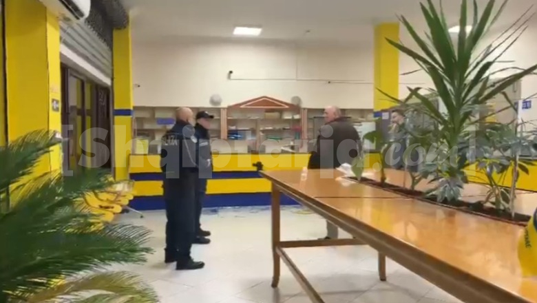 Grabitje e dështuar në degën e Postës Shqiptare në Shkodër, thyhen xhamat e objektit! Policia në kërkim të autorit