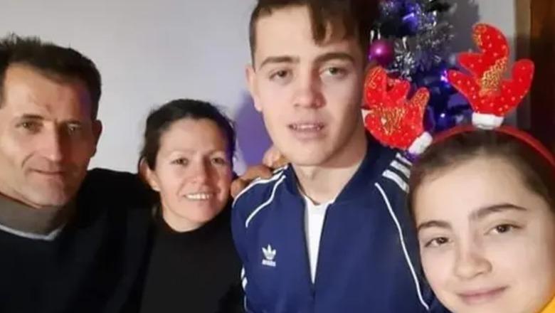 Familja Kola e shuar nga monoksidi në Lucca, dhjetëra të rinj në meshën përkujtimore, i pranishëm dhe kardinali Ernest Troshani