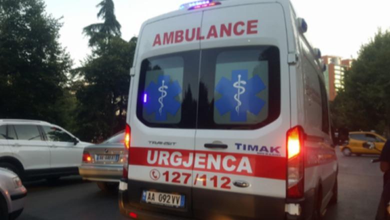 Bie aksidentalisht nga kati i dytë 46-vjeçari në Tiranë, ndodhet jashtë rrezikut për jetën