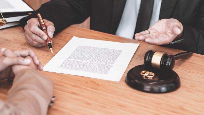 Martesat për letra jashtë vendit, rekord divorcesh në Fier! Vetëm në 2 vite, 29 padi për mosnjohje atësie