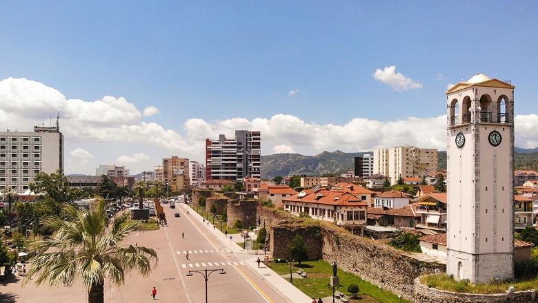 Dyshohet se vodhi para në punë, 41-vjeçari përfundon në Prokurori