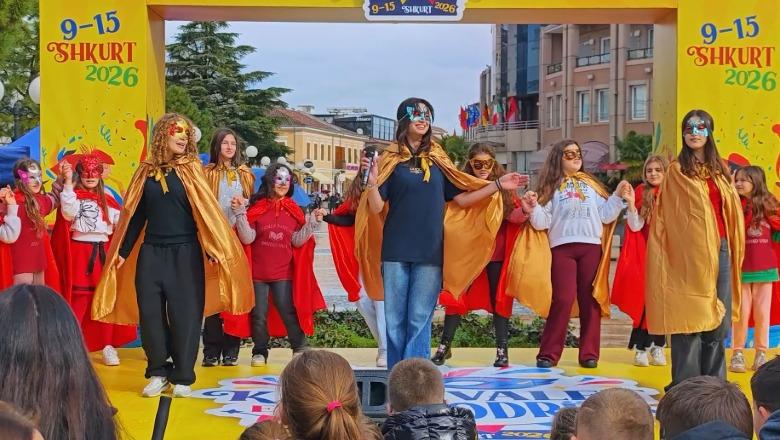 Shkodra hyn në javën e Karnavaleve, kryeqendra e veriut kthehet në skenë spektakli dhe energjie pozitive