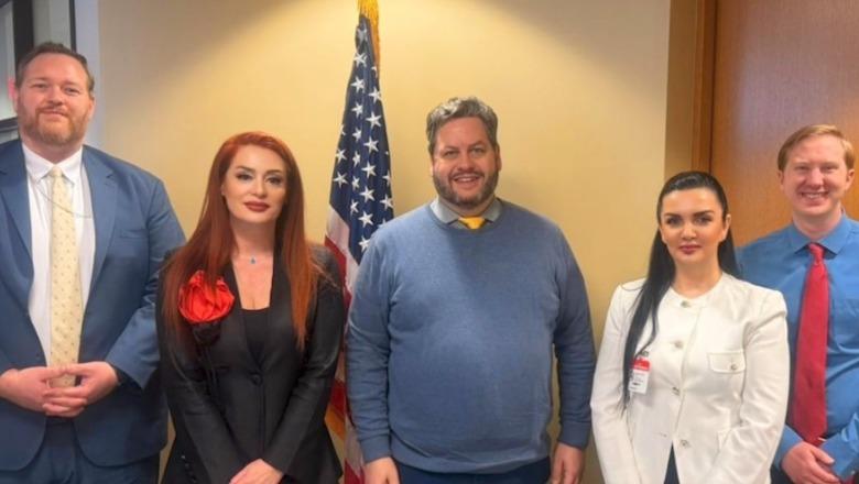 Kryetarja e AMA-s vizitë në SHBA, pritet nga zyrtarë në DASH! Në fokus rregullimi i medias dhe dezinformimi