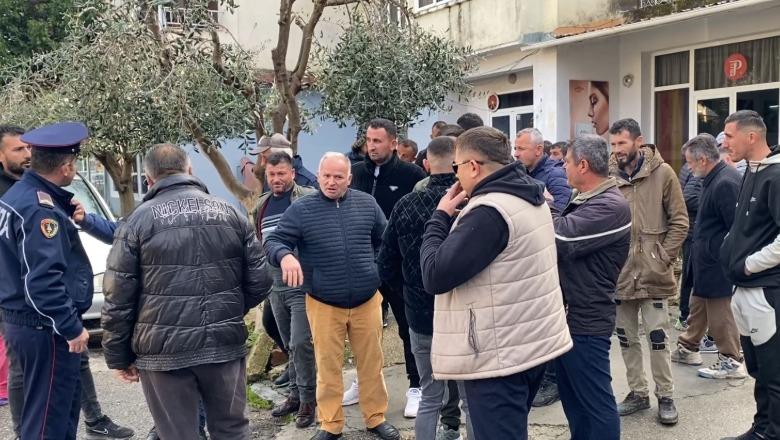 Lushnje/ Banorët e Imshtes kundër parkut fotovoltaik: Toka është e shtetit, ne e kemi në përdorim