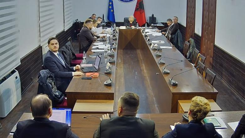 Opozita te ‘Ekonomia’: Hiqni akcizën e birrës artizanale, TVSH 5% ushqimeve! Mazhoranca kundër