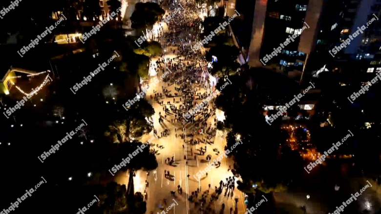 Report Tv sjell pamjet me dron, ja pjesëmarrja në protestën e Berishës