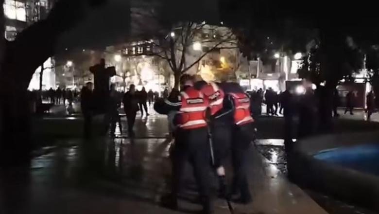 19 efektivë të lënduar nga protesta e PD, Lamallari dënon dhunën ndaj tyre: Sulm i organizuar kriminal