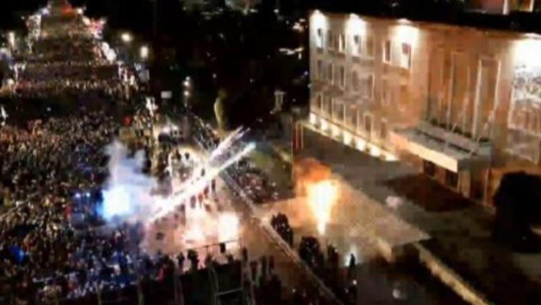 Ermal Peçi: Po Berisha, a i mban mend protestat e Bashës?