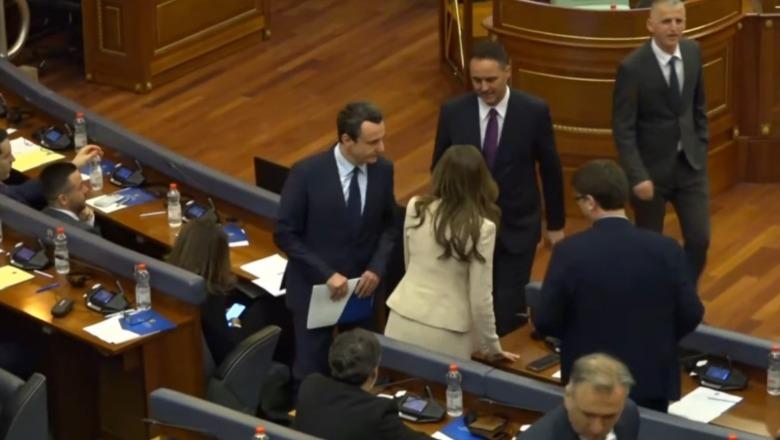 Kurti për kryeministër dhe Albulena Haxhiu për kryetare Parlamenti, deputetët mblidhen për seancën konstituive të Kuvendit të Kosovës