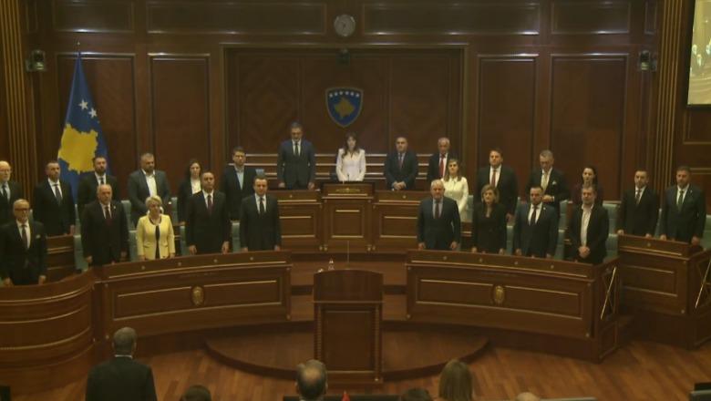 Merr fund ngërçi politik në Kosovë, pas konstituimit të Kuvendit, votëbesohet qeveria e re! Kurti: Barazimi i ish-drejtuesve të UÇK me regjimin e Millosheviçit, i padrejtë